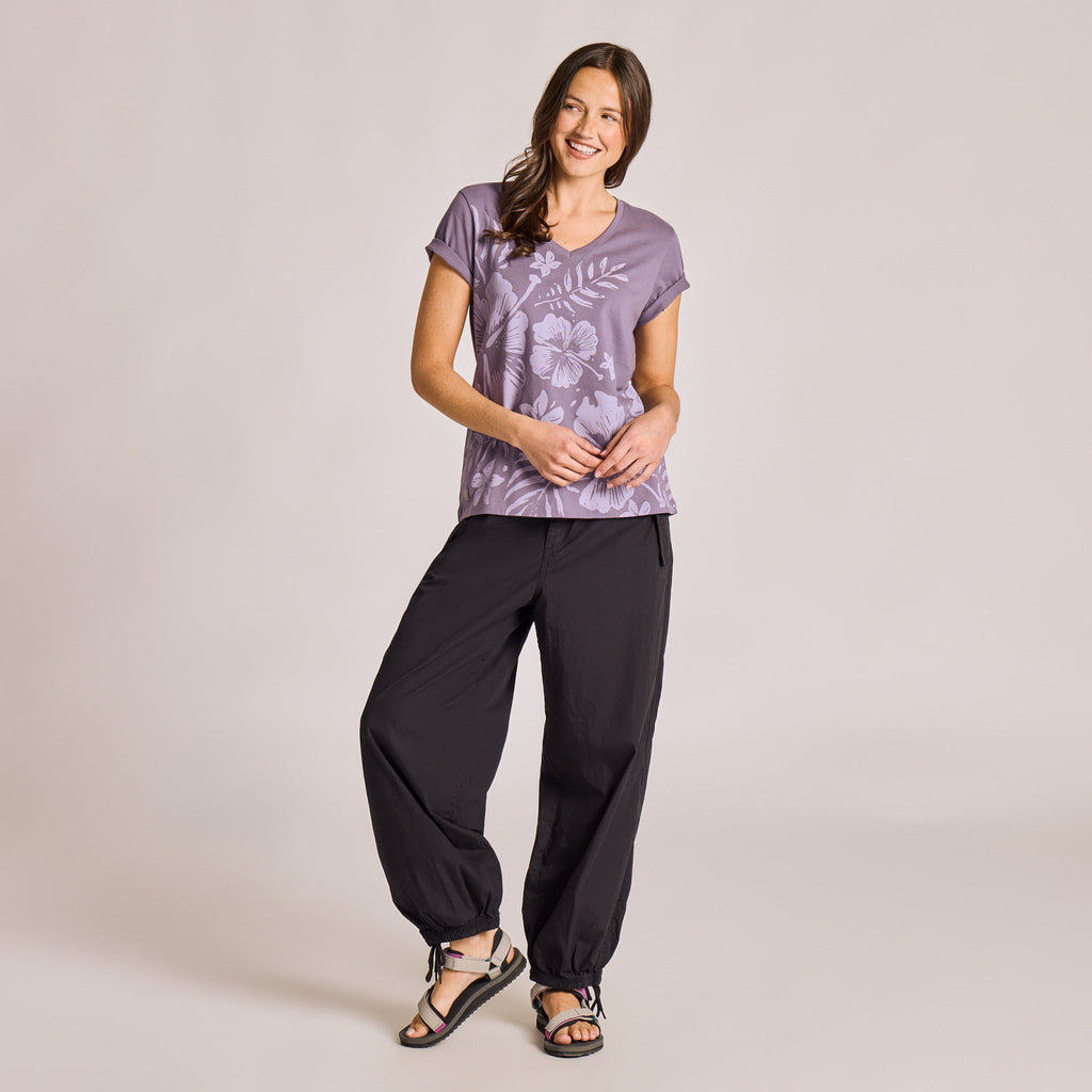 Women's Lush Tropical Foliage Short Sleeve Crusher Vee product image 5
