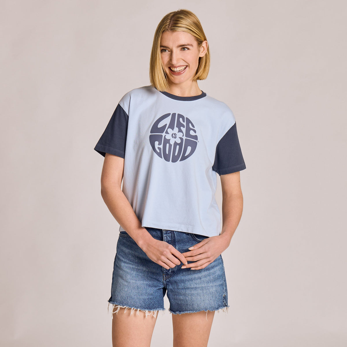 Women's Daisy Circle Psychedelic Short Sleeve Crusher Boxy product image 1